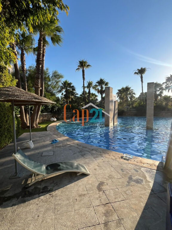 Appartement meublé avec jardin et piscine à louer