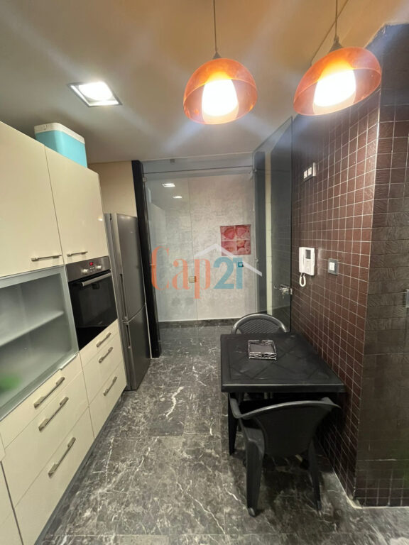Appartement meublé avec jardin et piscine à louer