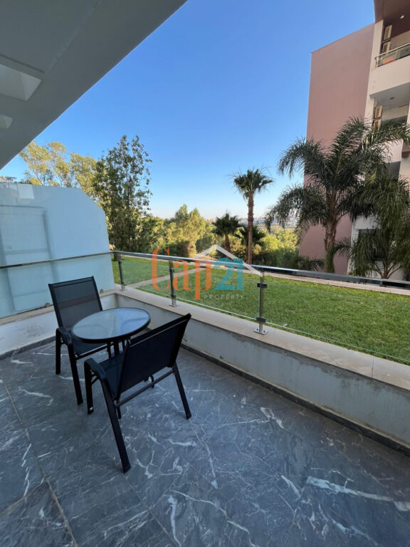 Appartement meublé avec jardin et piscine à louer
