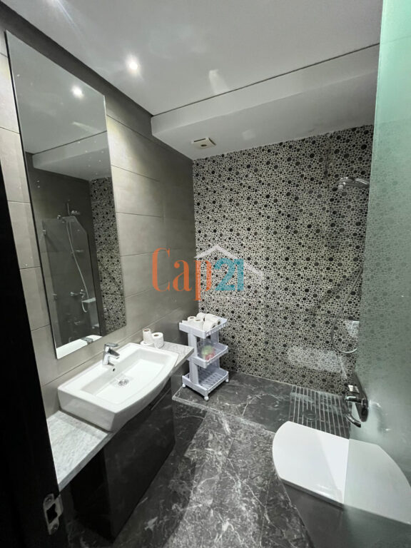 Appartement meublé avec jardin et piscine à louer