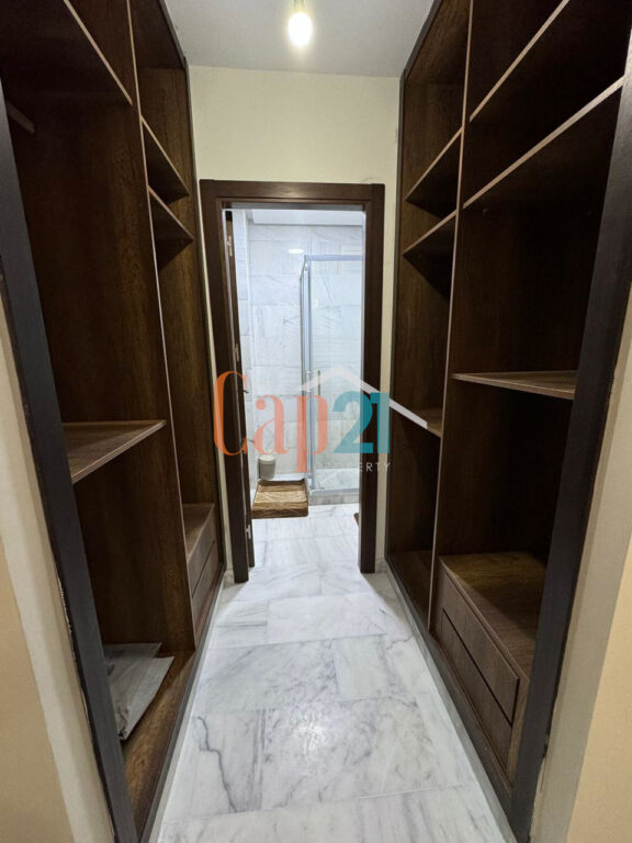 Location d'un bel appartement meublé à Place Mozar
