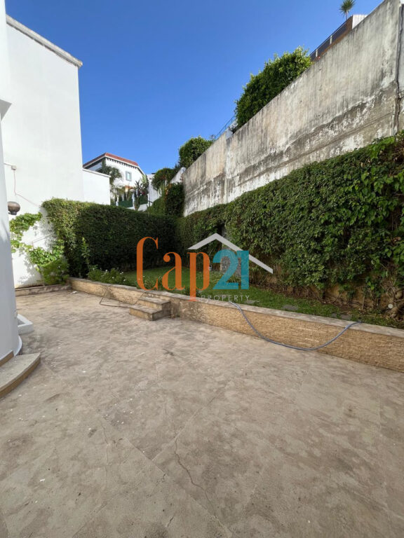 Magnifique villa semi meublée à louer à Boubana