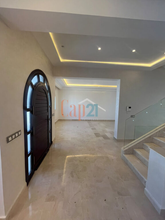 Villa 4Ch moderne vide à louer à Boubana