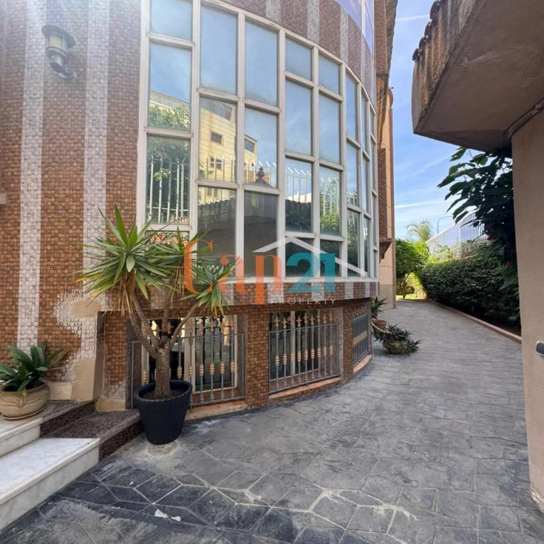 Villa à vendre vide à Val Fleuri